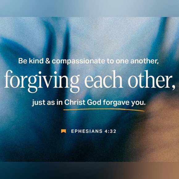 Kate Spade Laurel Way Tinie Bayarose Wristlet - Picture 8 of 8